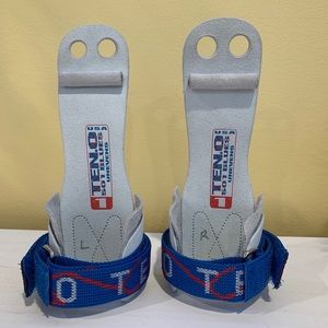 Ten-o woman’s uneven bar grips